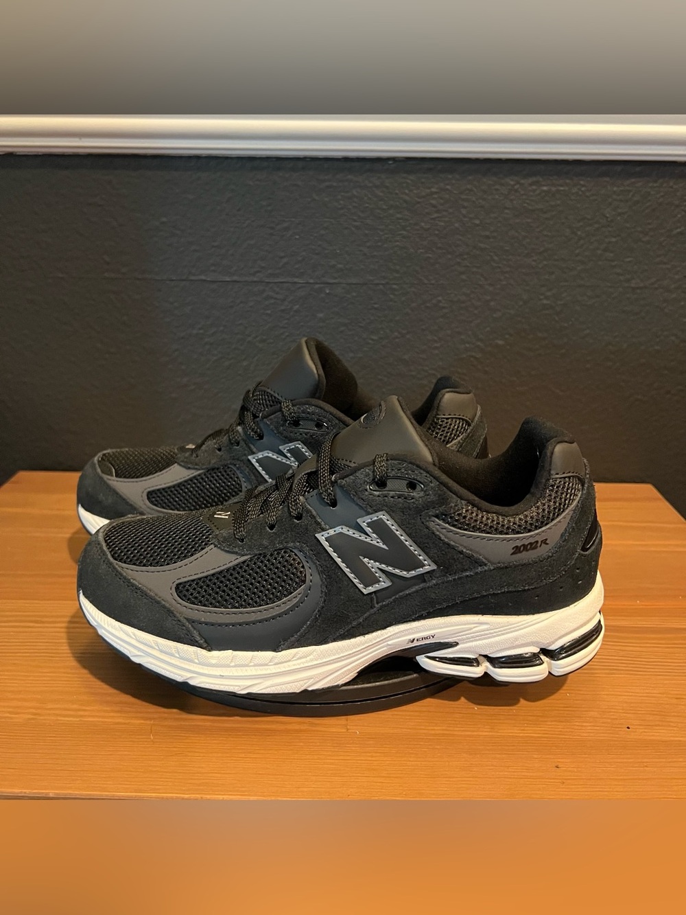 New Balance GC2002BK Youth Size 6 Black Lace Up Low Top Sneakers Women’s 7.5